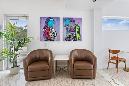 Standard Queen Room Near Uptown 66 MIA 13 Luxury Bookings