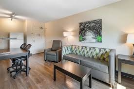 Queen Room Near Pollo Tropical MIA 8 Luxury Bookings