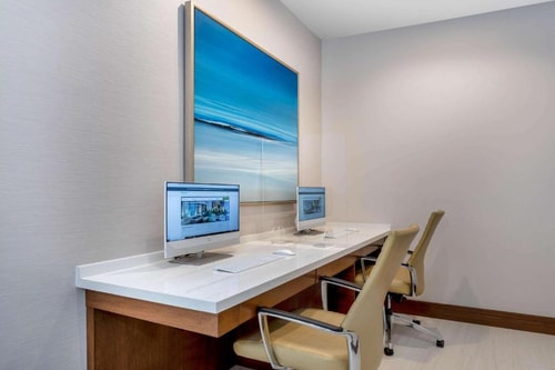 King Room Near Circle K MIA 8 Luxury Bookings