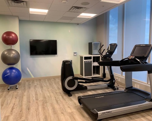 King Room Near Circle K MIA 13 Luxury Bookings