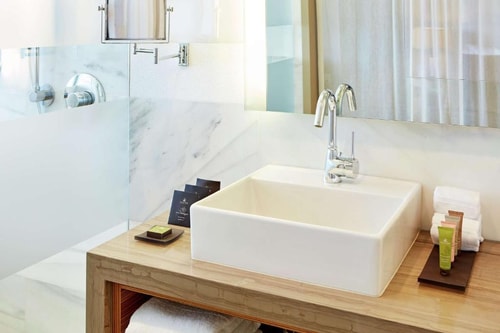 Deluxe King Room Near Art Wynwood MIA 1 Luxury Bookings