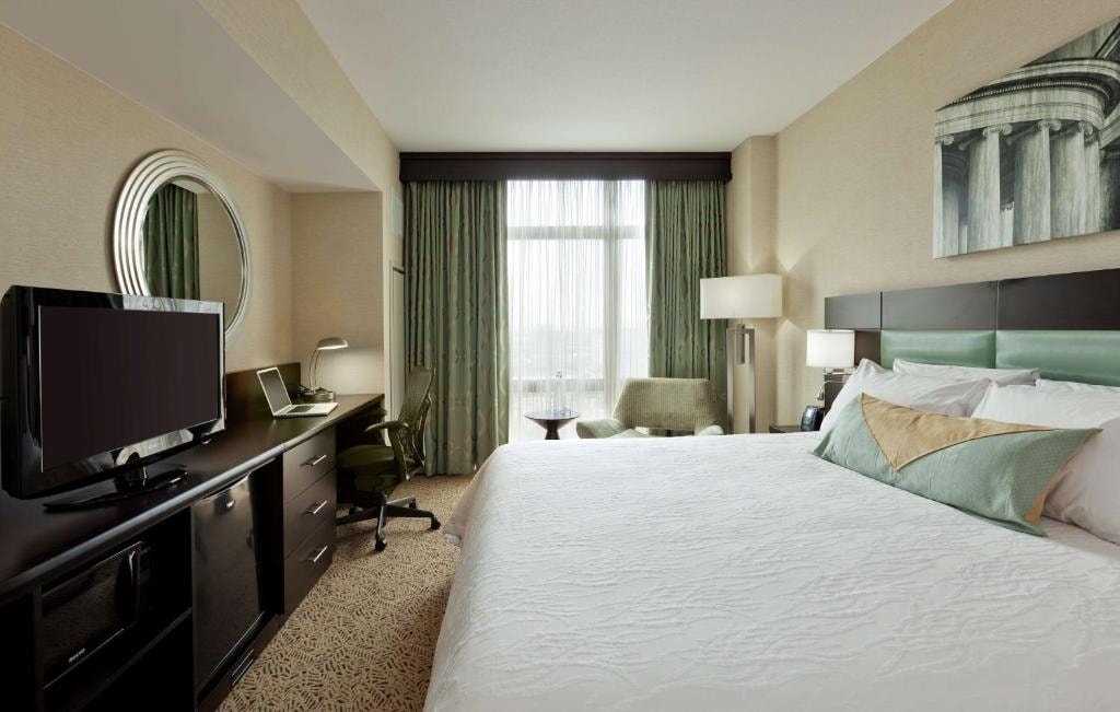 King Room Near US Department of Justice WDC Luxury Bookings