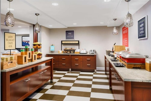 King Room Near PNC Bank WDC 7 Luxury Bookings