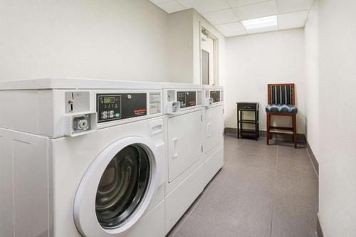 King Room Near PNC Bank WDC 11 Luxury Bookings