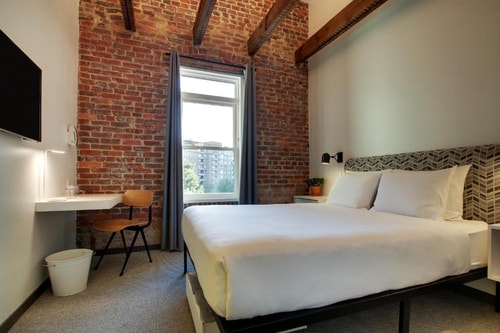 Loft Queen Near Shenkman Hall WDC 1 Luxury Bookings