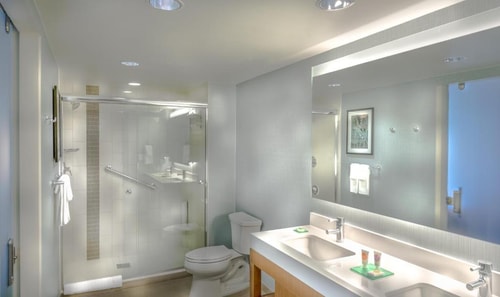 King Room Near NASA by Luxury Bookings WDC 2 Luxury Bookings