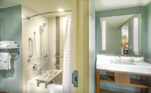 King Room Near NASA by Luxury Bookings WDC 3 Luxury Bookings