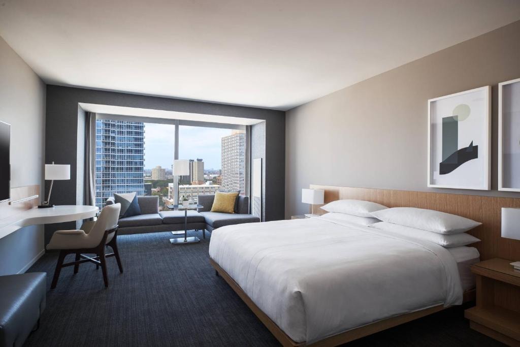 King Room Near Prairie District Park CHI Luxury Bookings