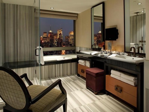 King Room Near Icon Parking NYC 6 Luxury Bookings