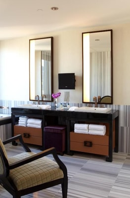 King Room Near Icon Parking NYC 7 Luxury Bookings