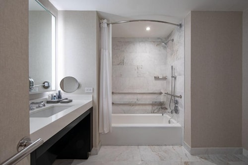 King Room Near Ride in Central Park NYCRide in Central Park NYC 6 Luxury Bookings