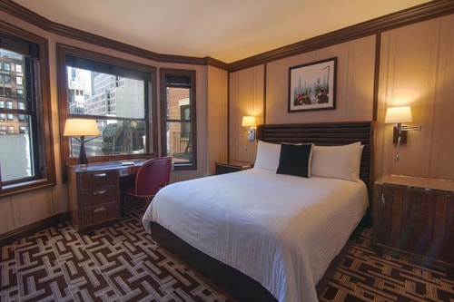 Queen Room Near The Red Flame NYC Luxury Bookings