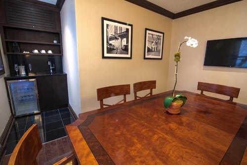 Queen Room Near The Red Flame NYC 2 Luxury Bookings