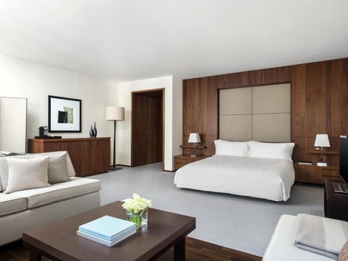 Superior Room Near CHILI NYC Luxury Bookings