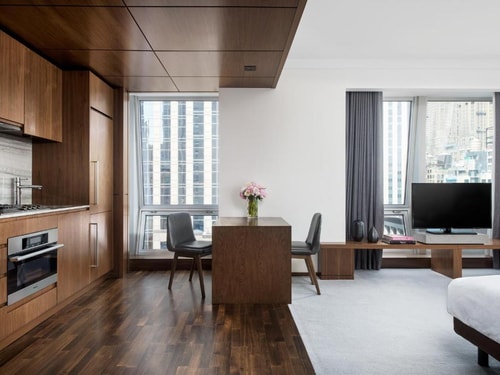 Superior Room Near CHILI NYC 4 Luxury Bookings