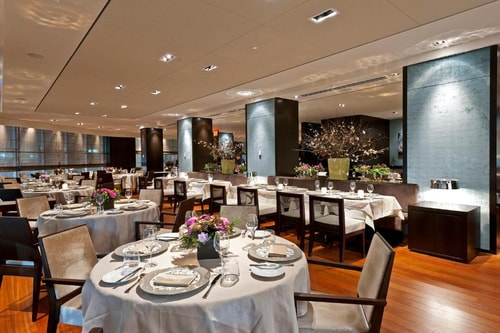 Superior Room Near CHILI NYC 9 Luxury Bookings