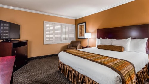 Standard King Room Near Panda Express LAS Luxury Bookings