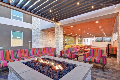 King Studio Suite Near Amazon Locker Ironwood LAS 1 Luxury Bookings