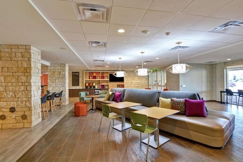 King Studio Suite Near Amazon Locker Ironwood LAS 7 Luxury Bookings