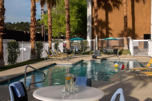 Guest Room Near Hughes Center LAS 14 Luxury Bookings