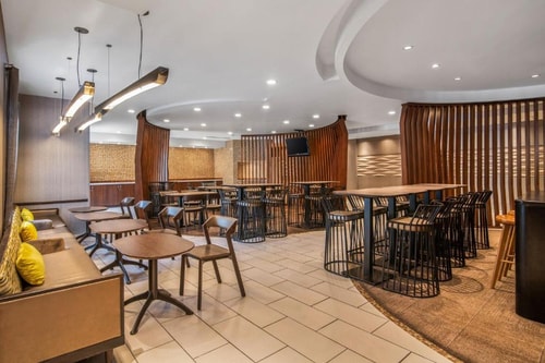 King Studio Near Protogym LAS 8 Luxury Bookings