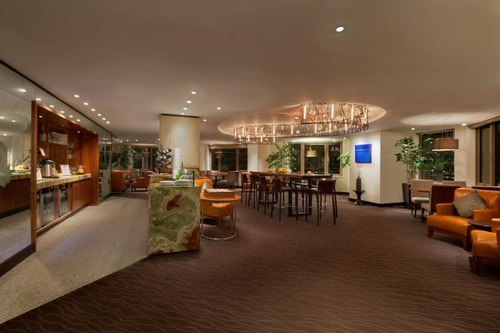 King Room Near NextWave STEM CHI 5 Luxury Bookings