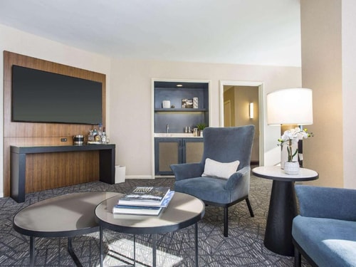 King Room Near NextWave STEM CHI 4 Luxury Bookings