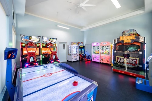 King Suite Near Target ORL 11 Luxury Bookings