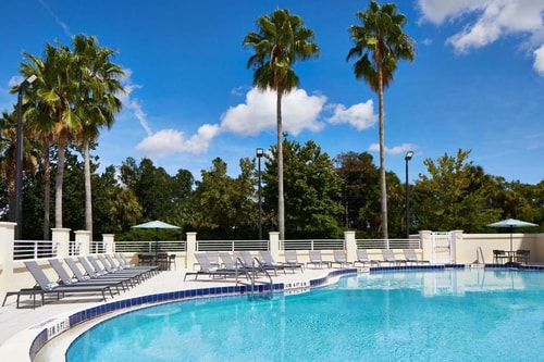 King Room Near Waffle House ORL 12 Luxury Bookings