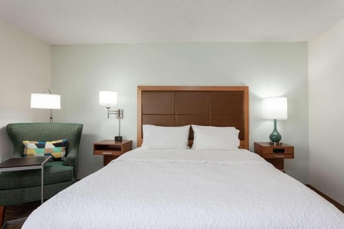 King Room Near Wonder Works ORL 2 Luxury Bookings