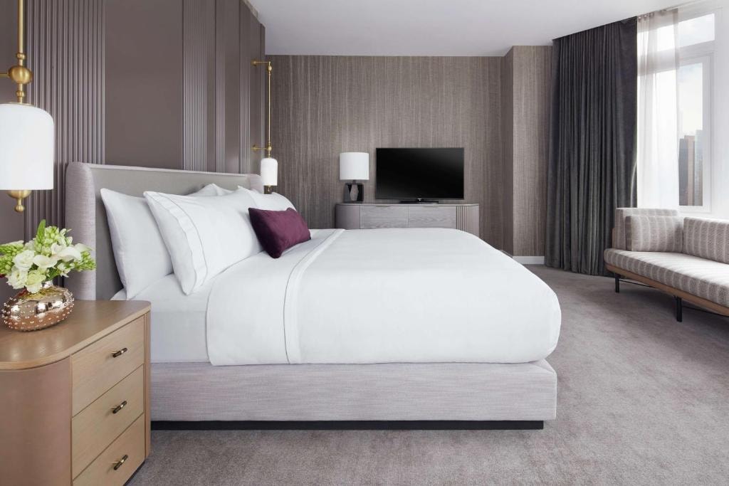 Queen Room Near Carnegie Hall NYC Luxury Bookings