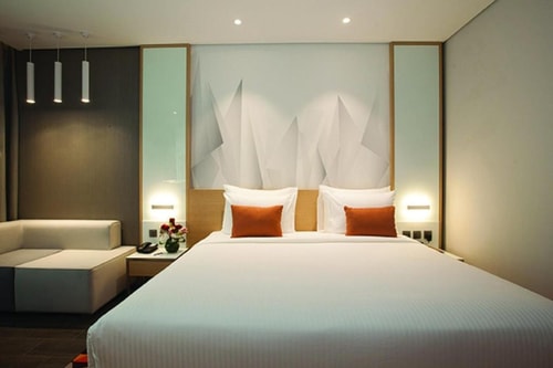 Superior Room Near United Broadcast 18 Luxury Bookings