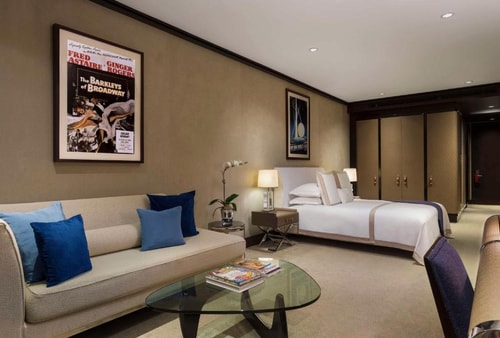 Queen Room Near One Times Square NYC 2 Luxury Bookings