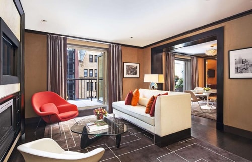 Queen Room Near One Times Square NYC 4 Luxury Bookings