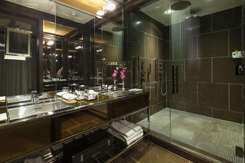 Queen Room Near One Times Square NYC 7 Luxury Bookings