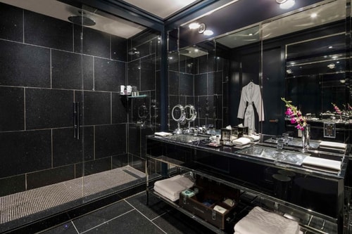 Queen Room Near One Times Square NYC 5 Luxury Bookings