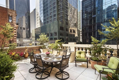 Queen Room Near One Times Square NYC 9 Luxury Bookings