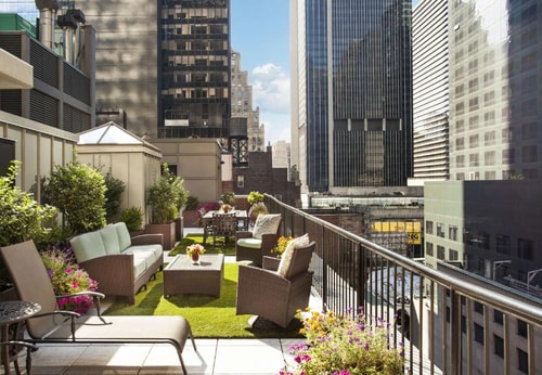 Queen Room Near One Times Square NYC 10 Luxury Bookings