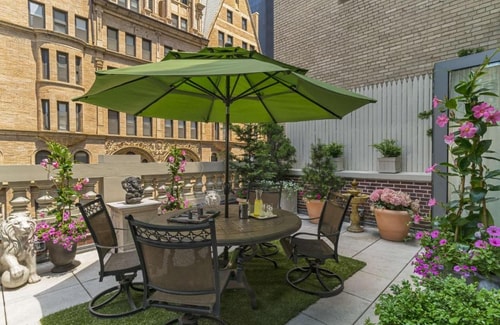 Queen Room Near One Times Square NYC 11 Luxury Bookings