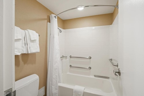 Deluxe King Room Near Imagination Station LAS 5 Luxury Bookings