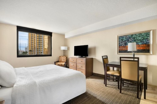 Deluxe King Room Near Imagination Station LAS 2 Luxury Bookings