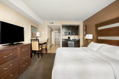 Deluxe King Room Near Imagination Station LAS 1 Luxury Bookings