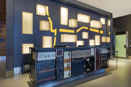 King Room Near Seneca Park CHI 7 Luxury Bookings