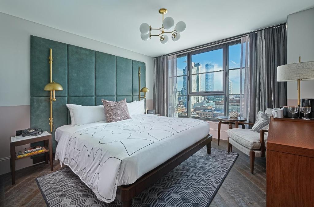 King Room Near Sisram Wellness Center CHI Luxury Bookings