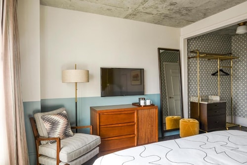 King Room Near Sisram Wellness Center CHI 3 Luxury Bookings