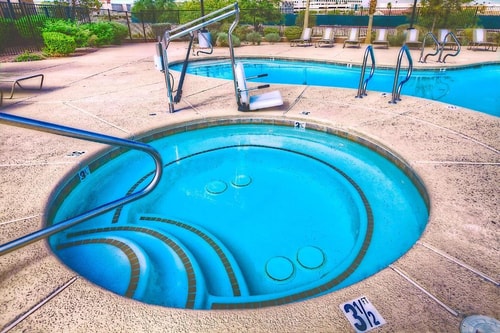 Queen Room Near Regal Sunset Station LAS 12 Luxury Bookings