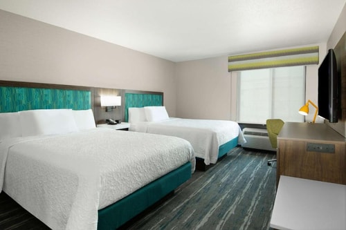 Queen Room Near Regal Sunset Station LAS 1 Luxury Bookings