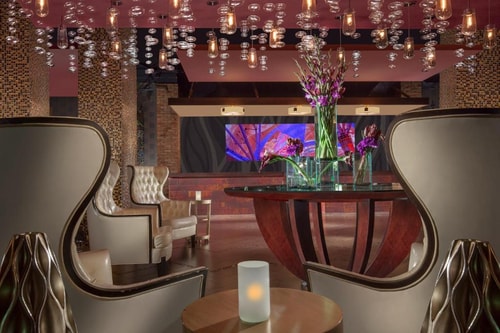 Grand Deluxe King Or Twin Near Neonopolis Mall LAS 9 Luxury Bookings