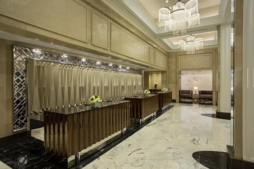 Superior King Room Near Bronsky Orthodontics 11 Luxury Bookings