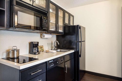 One Bedroom Suite Near Panera Bread LAS 5 Luxury Bookings